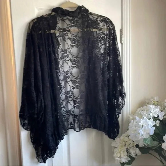 Free People Black Lace Kimono Cardigan Shrug Cape Poncho Blouse. Gorgeous! - Picture 4 of 9